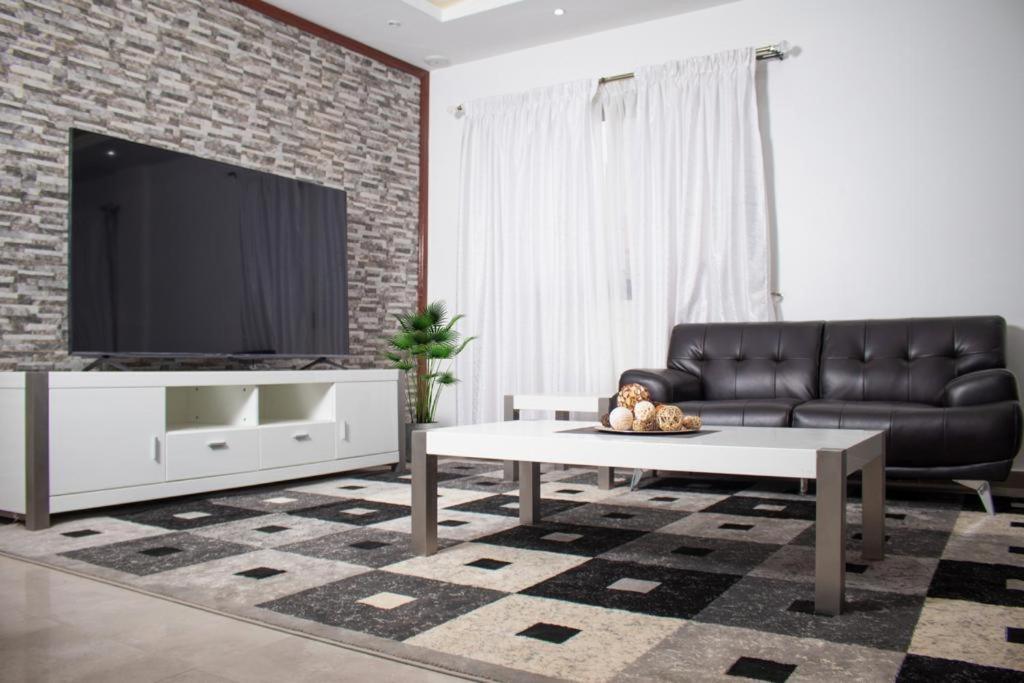 Luxury Suites Chester One Dakar Zewnętrze zdjęcie