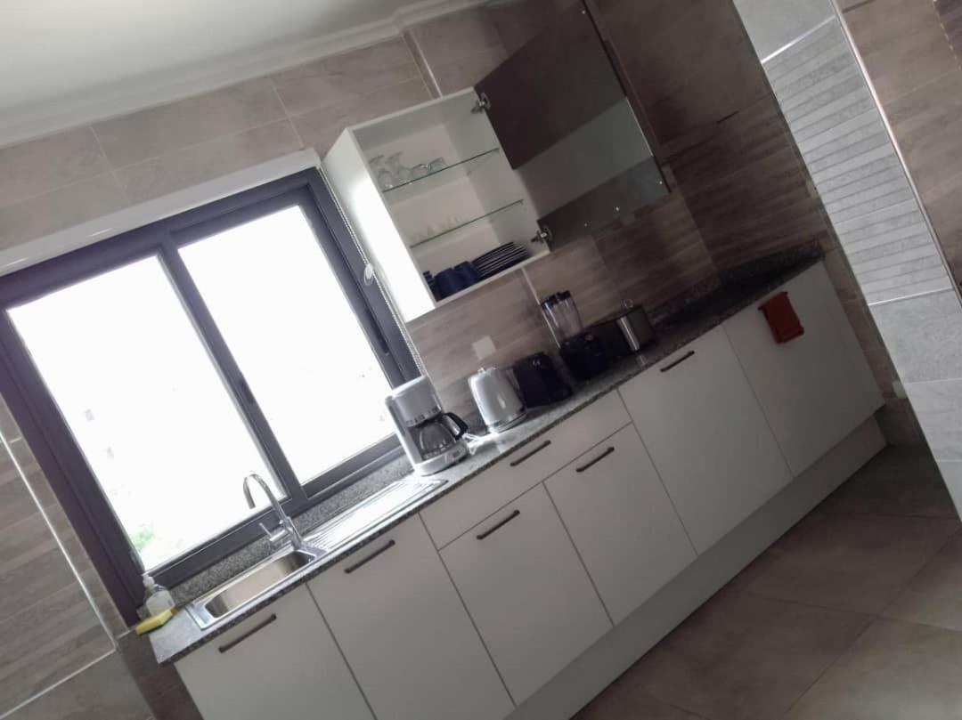 Luxury Suites Chester One Dakar Zewnętrze zdjęcie