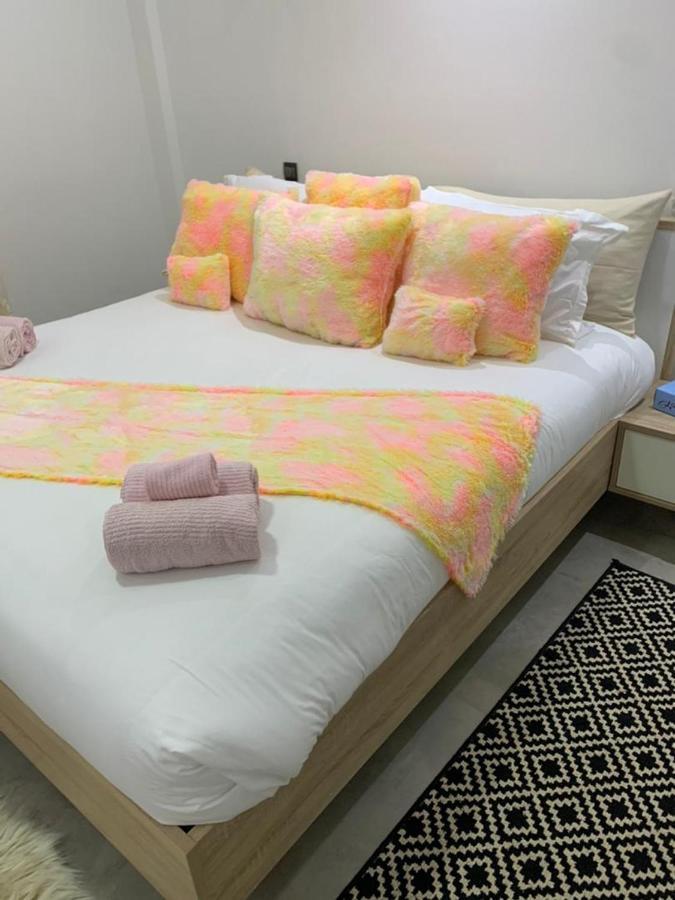 Luxury Suites Chester One Dakar Zewnętrze zdjęcie