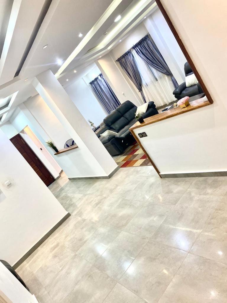 Luxury Suites Chester One Dakar Zewnętrze zdjęcie