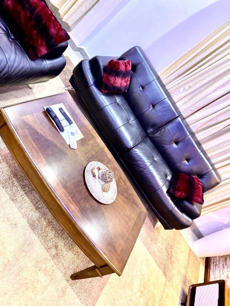 Luxury Suites Chester One Dakar Zewnętrze zdjęcie