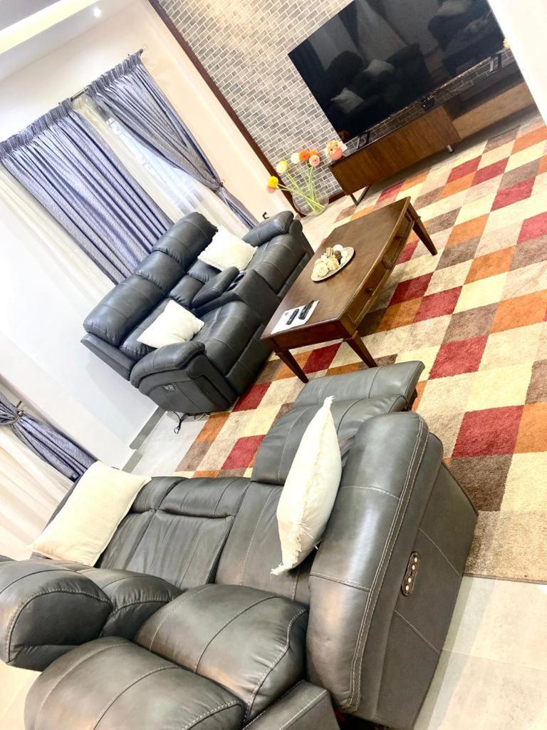 Luxury Suites Chester One Dakar Zewnętrze zdjęcie