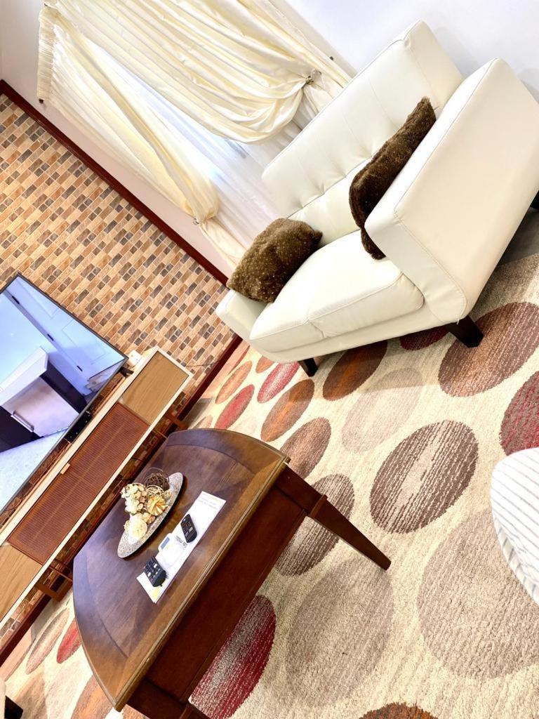 Luxury Suites Chester One Dakar Zewnętrze zdjęcie