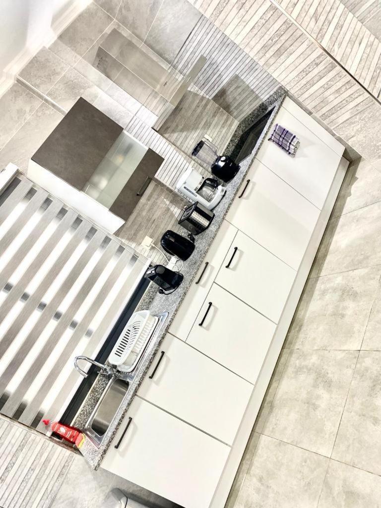 Luxury Suites Chester One Dakar Zewnętrze zdjęcie