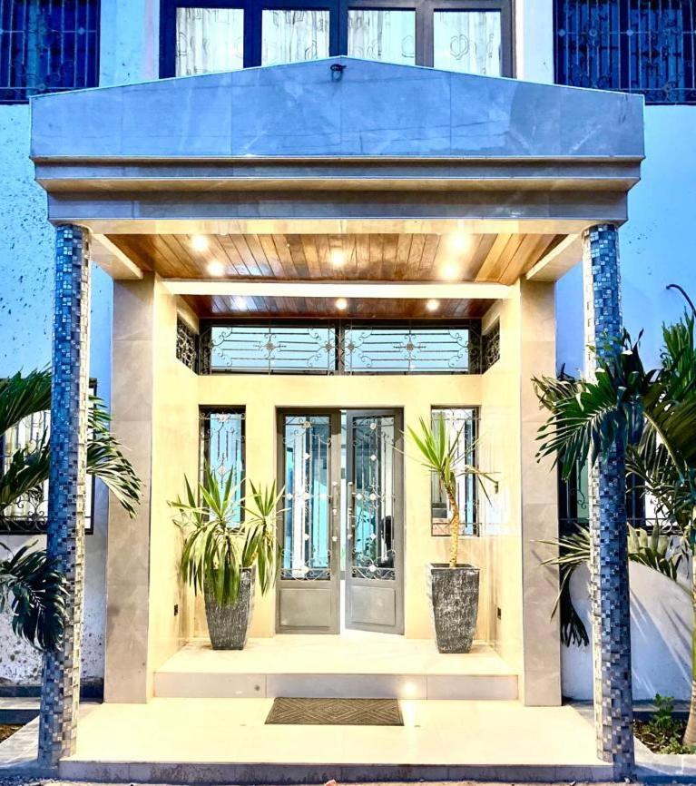 Luxury Suites Chester One Dakar Zewnętrze zdjęcie